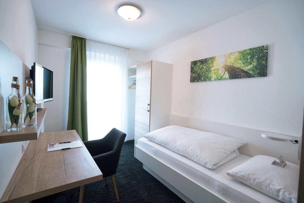 Hotel Zur Sonne Bodelshausen Exterior photo